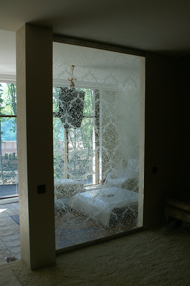 Декоративное стекло в интерьере