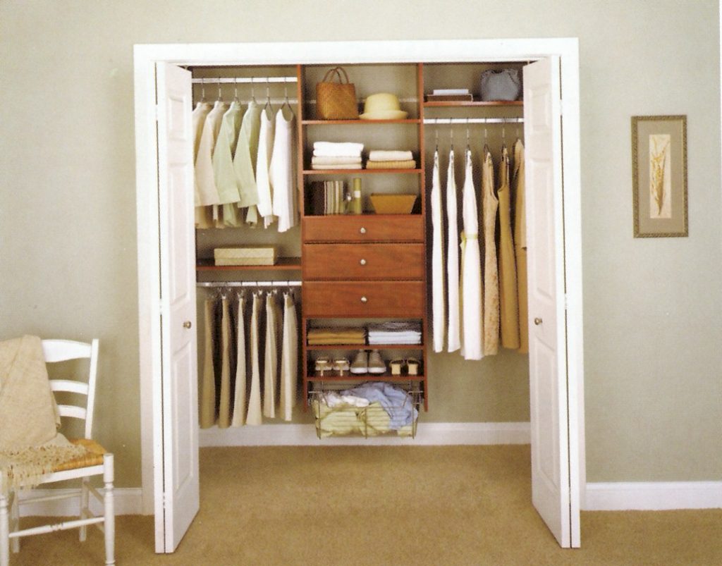Встроенный шкаф или гардеробная комната