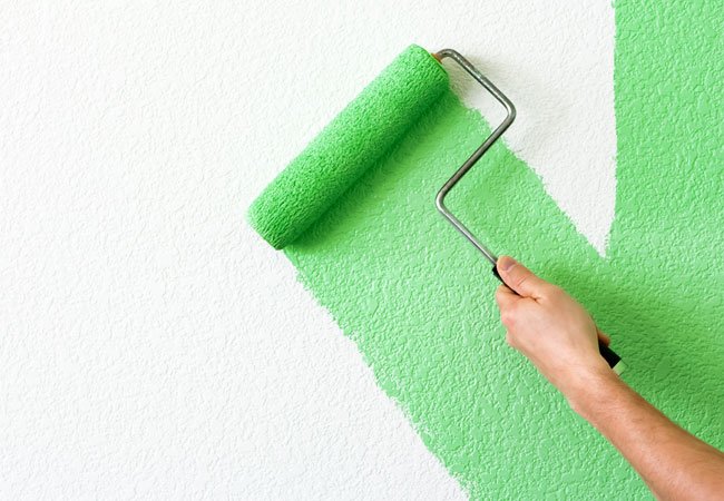 Как выбрать краску для потолка