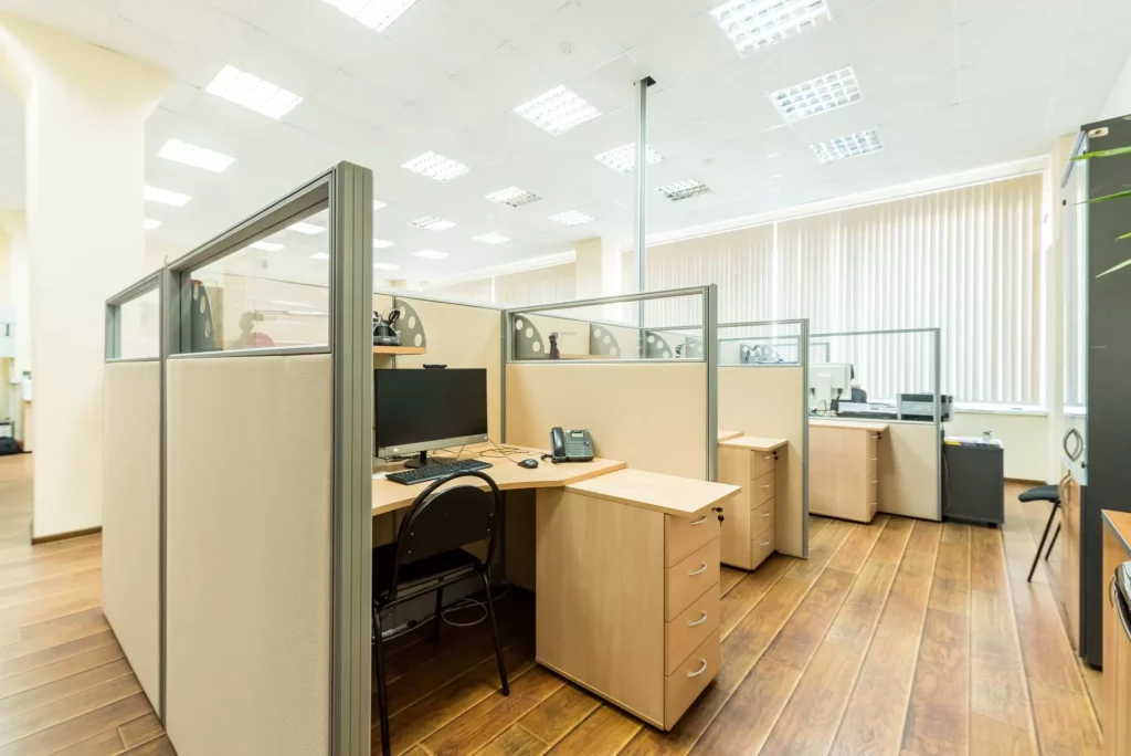 Инновационные технологии в офисных перегородках: как повысить эффективность рабочего пространства