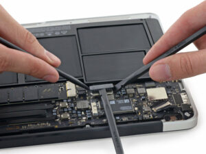 Замена аккумулятора MacBook: важная процедура для продления срока службы ноутбука
